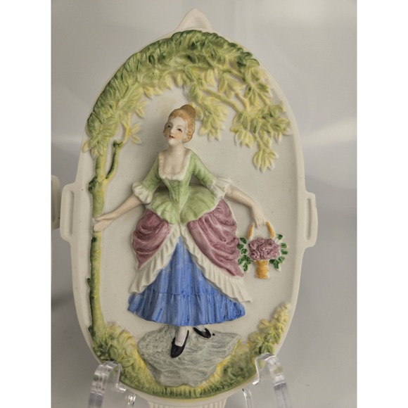 Pair of Wall Plaques 3D Victorian Man & Woman Hand Painted Occupied Japan - Picture 2 of 9